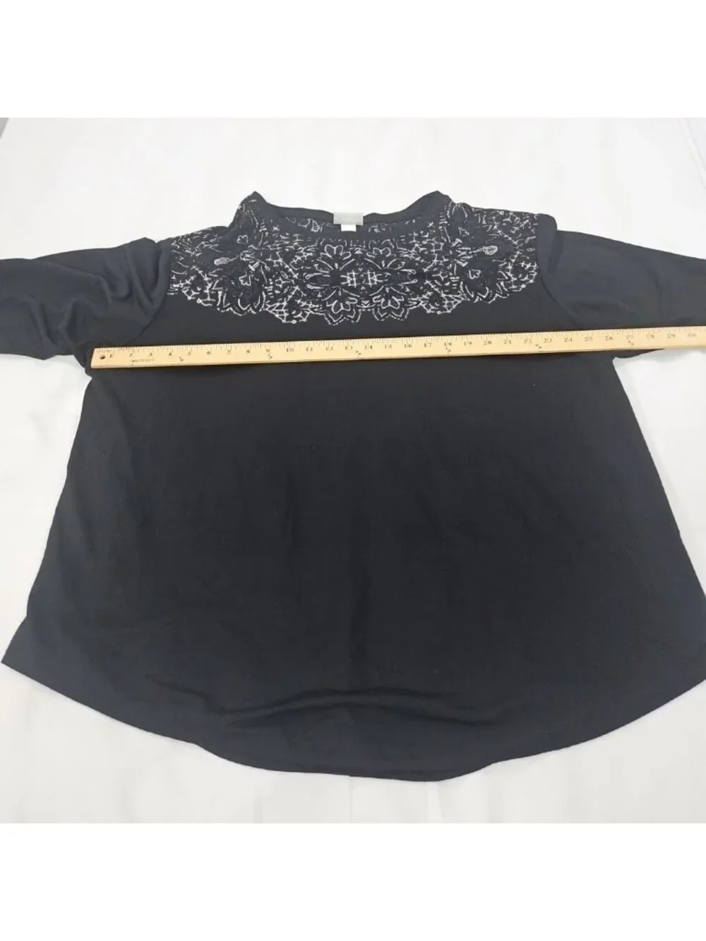 Ava & Viv Black Tunic Top Sheer Mesh Yoke Silver Foil Mandala Plus Size 2X - Picture 6 of 10